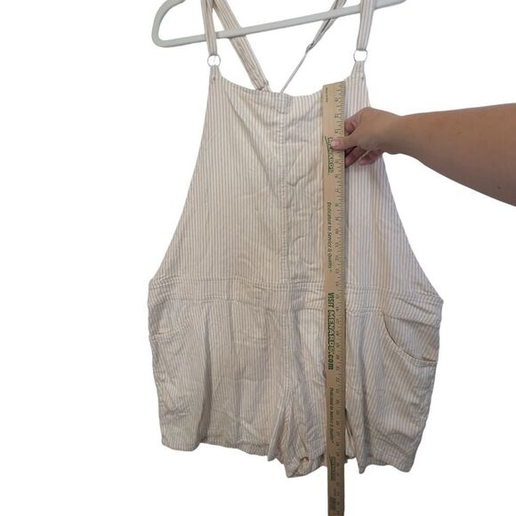 NWT 3x Torrid 3.5 Inch Stretch Linen Blend Shortall overalls pen mark on pocket - Picture 7 of 13